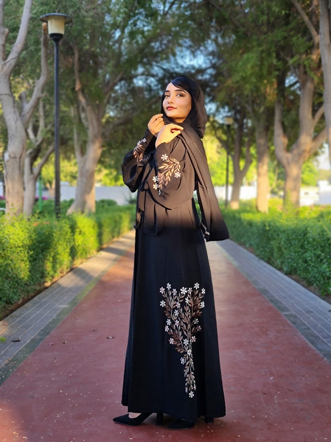 FLORAL EMBROIDED ABAYA